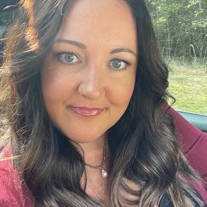 Meet your Posher, Alison